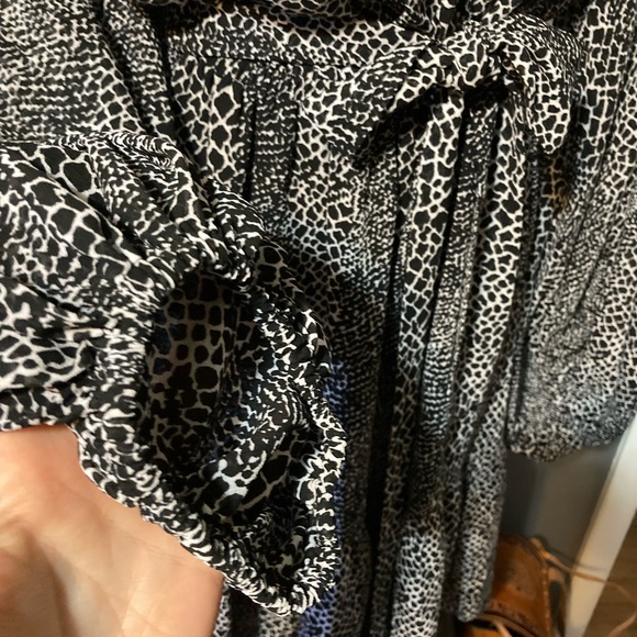 MICHAEL MICHAEL KORS
Snake-Print Wrap Dress - Picture 12 of 16